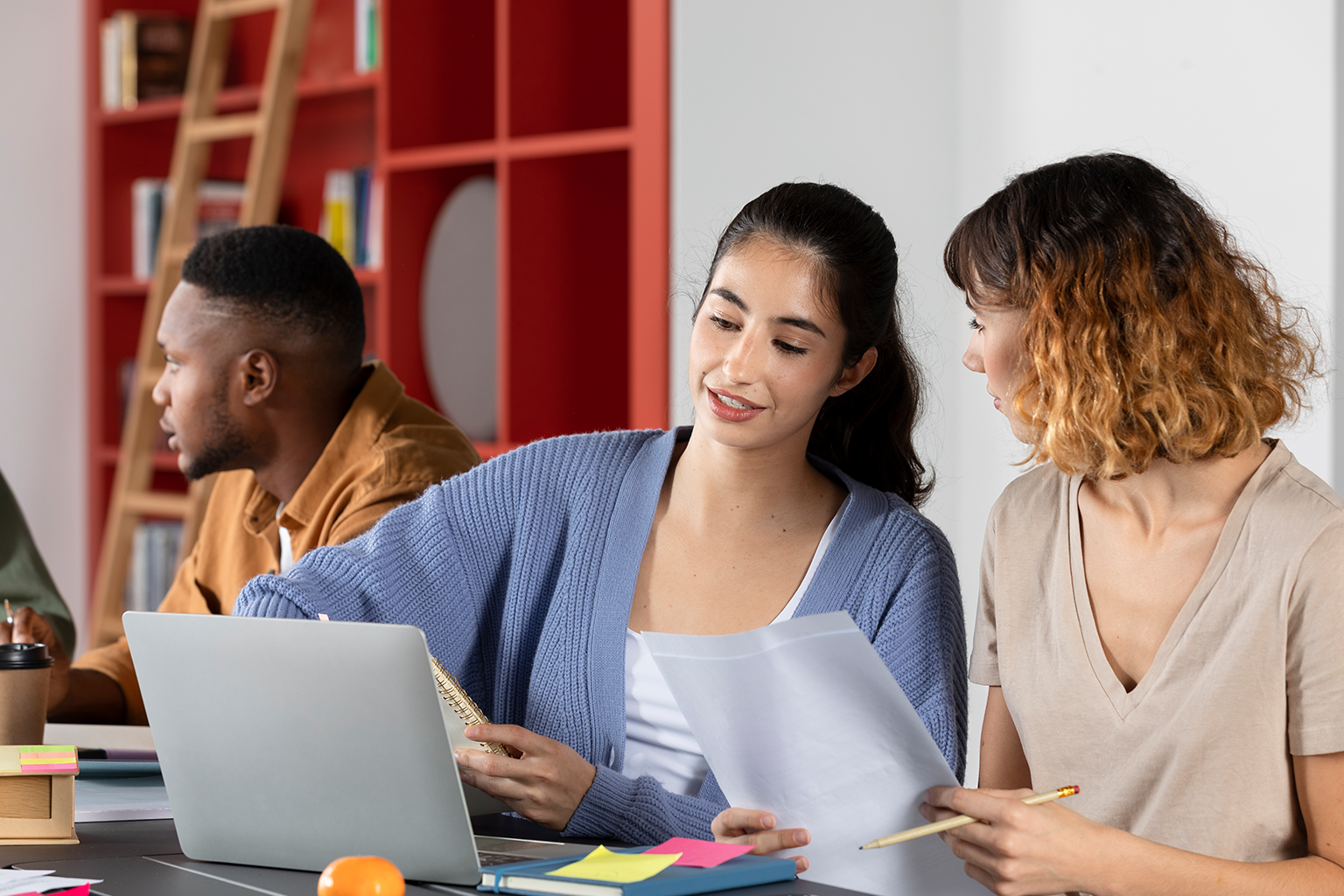 Como a aprendizagem profissional transforma o futuro dos jovens? Como a aprendizagem profissional transforma o futuro dos jovens?