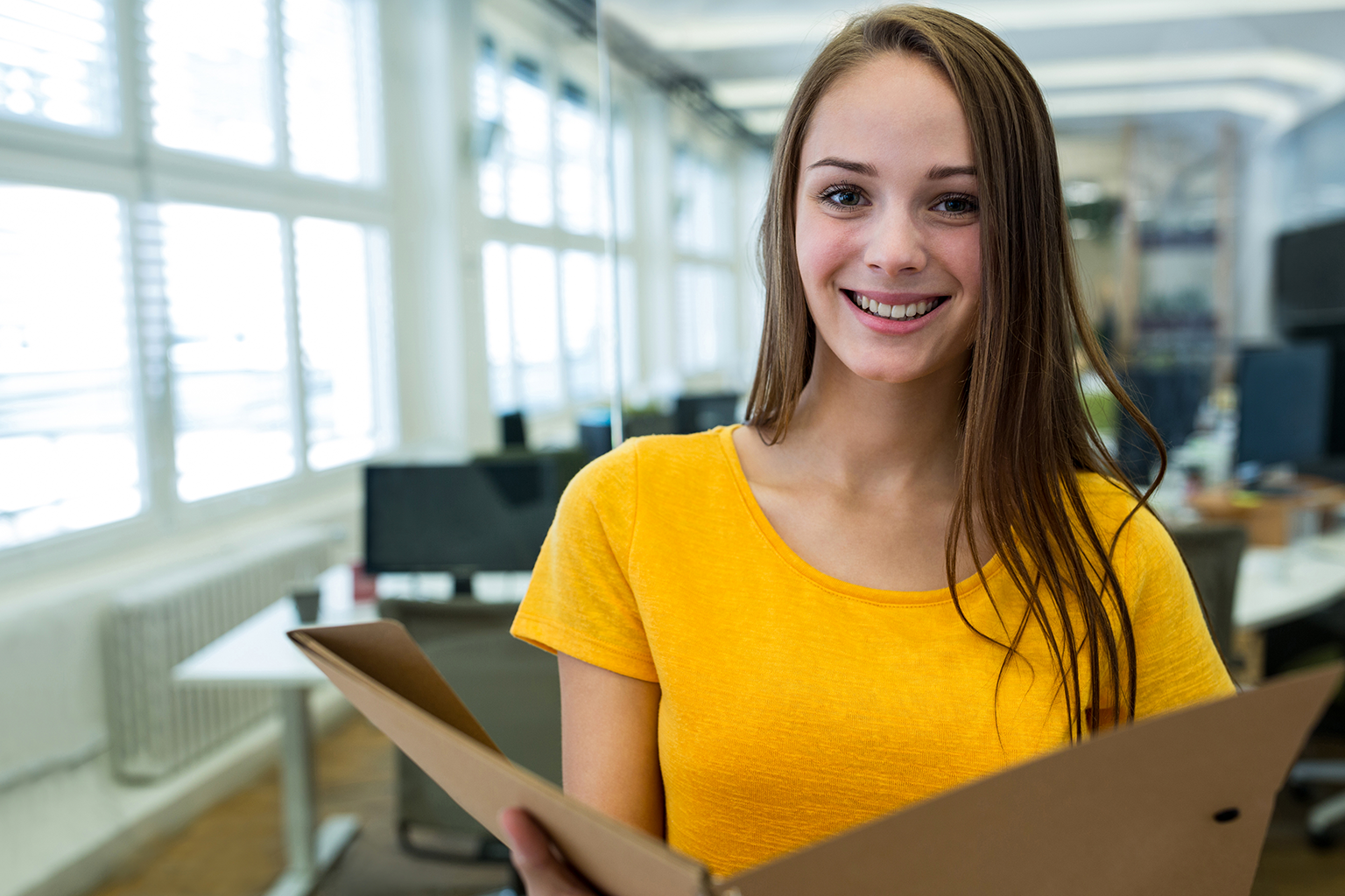 Jovem aprendiz: o primeiro emprego pode mudar sua carreira Jovem aprendiz: o primeiro emprego pode mudar sua carreira